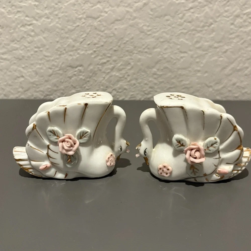 Royal Japan Vintage Salt & Pepper Shaker Set